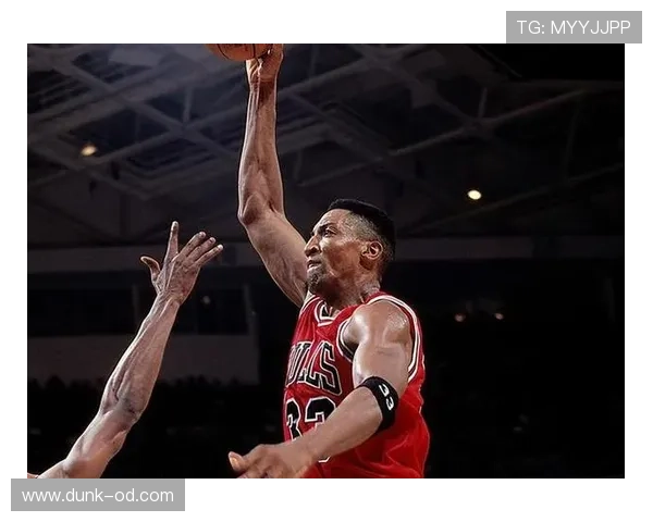 斯科蒂·皮蓬无球穿插拉开空间与乔丹单打效率差异