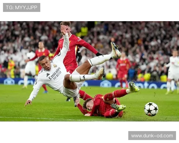 皇马欧冠争冠压力上升，近期状态波动对关键阶段走势形成影响